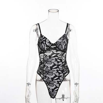 Corp de damă elegant, cu bretele subțiri și dantelă în negru