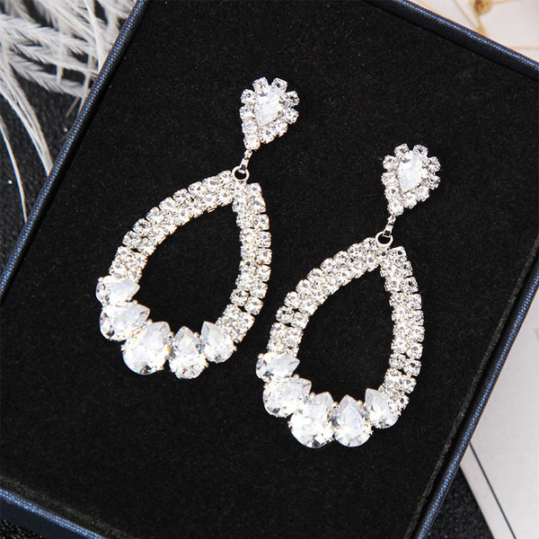 Stílusos női fülbevaló kövekkel - két színben