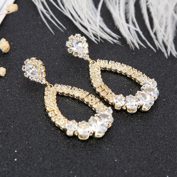 Stílusos női fülbevaló kövekkel - két színben