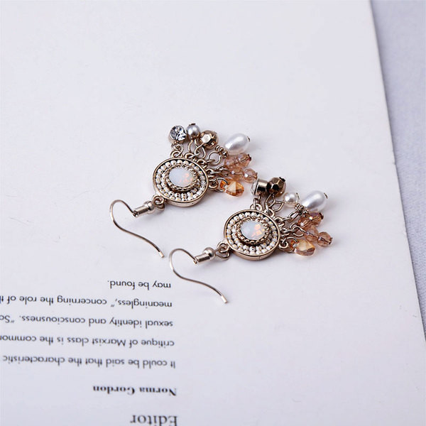 Cercei eleganti de dama cu margele si perle