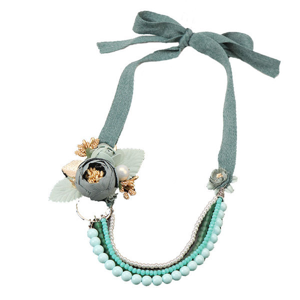 Colier de dama in roz si albastru cu elemente 3D