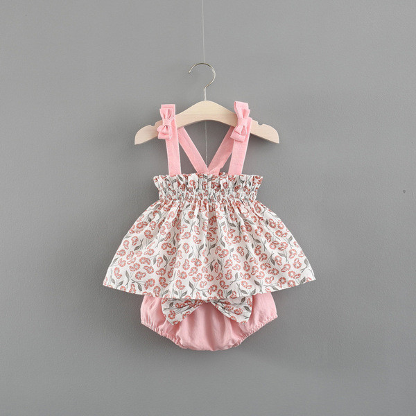 Virágos motívumú babakészlet lányoknak