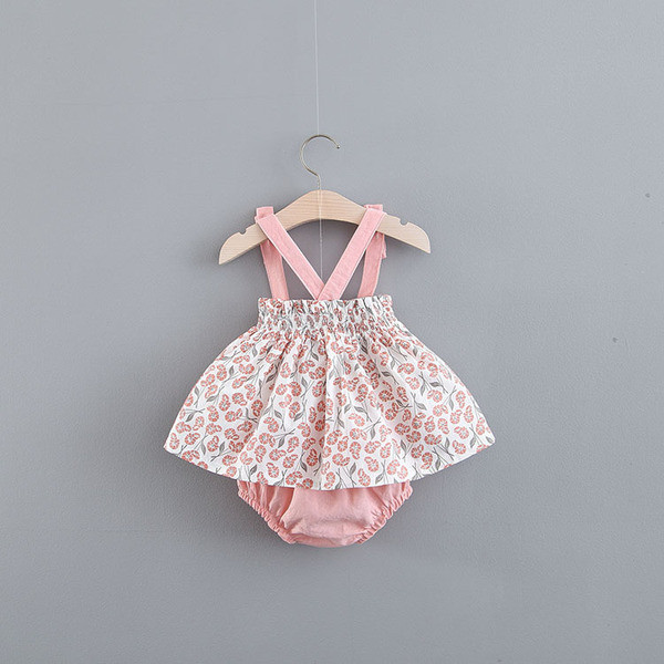 Virágos motívumú babakészlet lányoknak