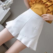 Pantaloni scurti eleganti de dama cu talie inalta in alb-negru