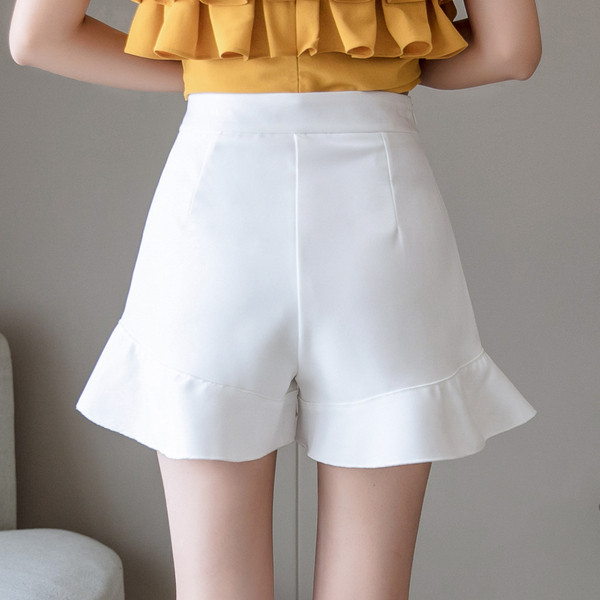 Pantaloni scurti eleganti de dama cu talie inalta in alb-negru