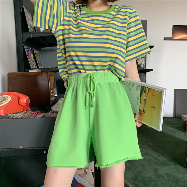 Pantaloni scurți casual de damă în diferite culori