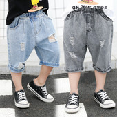 Gyerekfarmer fiúknak két színben, szakadt motívumokkal