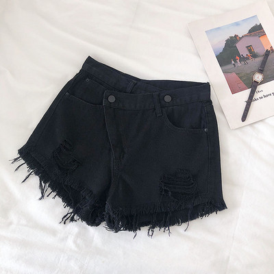 Pantaloni scurți de damă cu motive rupte în două culori