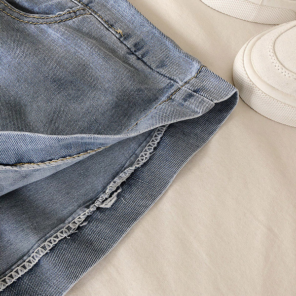 Blugi scurti de dama cu talie elastica de culoare albastra