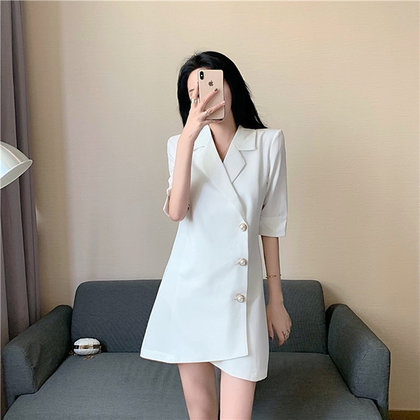 Elegáns női ruha 3/4 ujjal, fehér színben