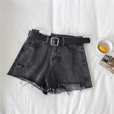 Pantaloni scurți moderni de damă în negru și albastru