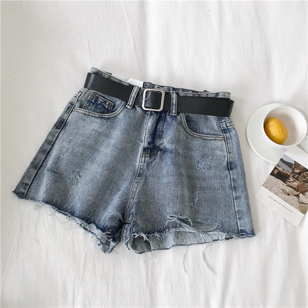 Pantaloni scurți moderni de damă în negru și albastru