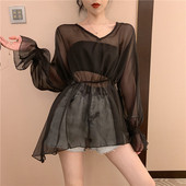 Bluză de damă transparentă cu mâneci lungi în alb-negru