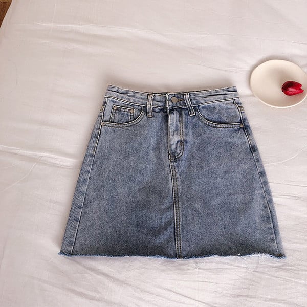 Fusta de damă actuală din denim cu aplicație de buzunar cu talie înaltă