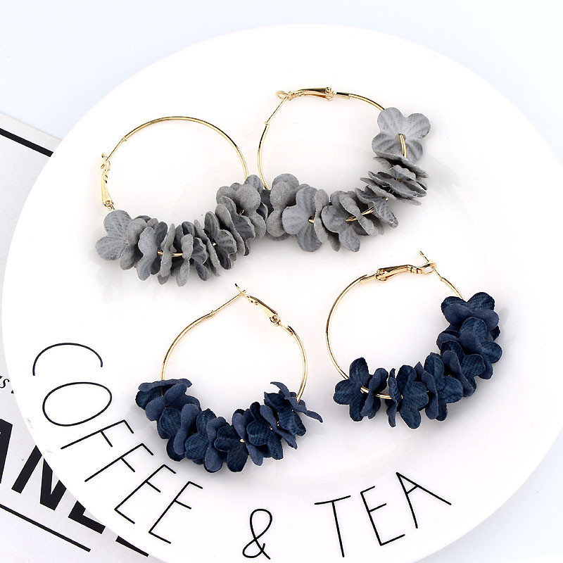 Cercei de dama in forma rotunda in mai multe culori