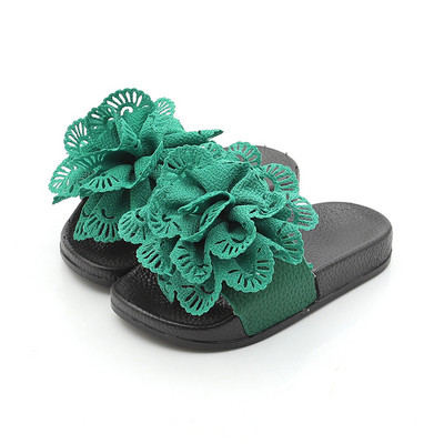 Papuci moderni pentru copii in trei culori cu element 3D