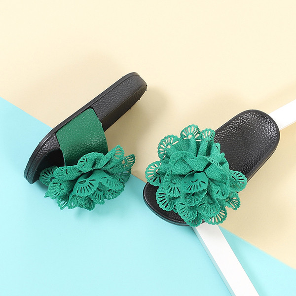 Papuci moderni pentru copii in trei culori cu element 3D