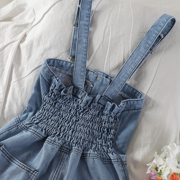 Salopeta de dama din denim in culori deschise si inchise