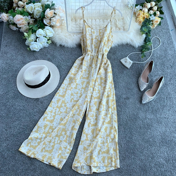 Актуален дамски дълъг гащеризон с флорални мотиви в три цвята