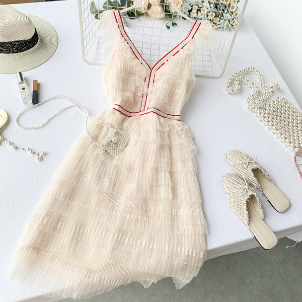 Model de rochie de dama modern croiat in culori vii