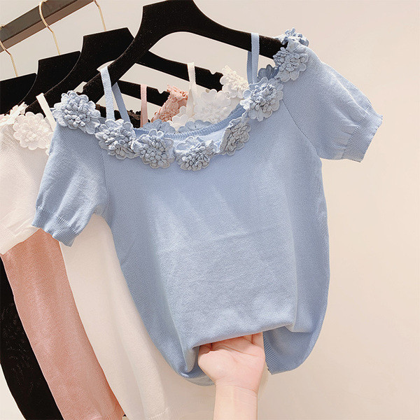 Bluză de damă modernă cu flori element 3D