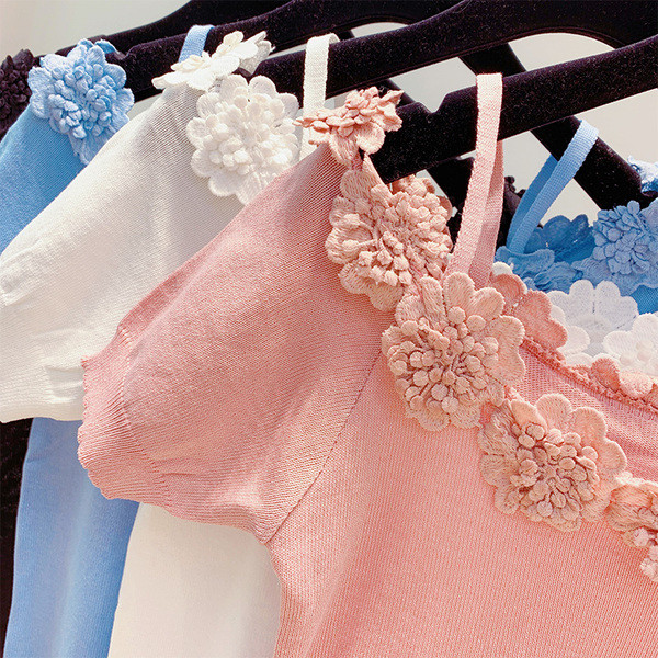 Bluză de damă modernă cu flori element 3D