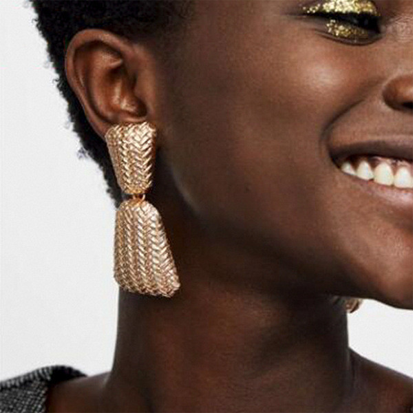 Cercei de dama in diferite culori