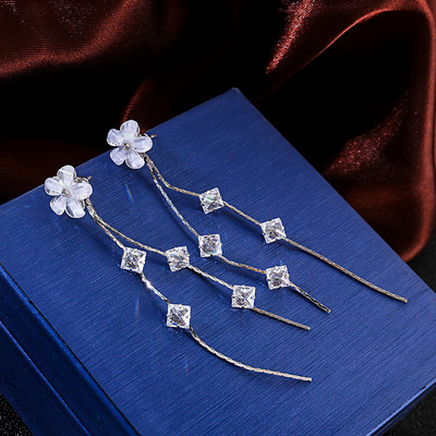 Model nou de cercei dama in doua culori cu pietre