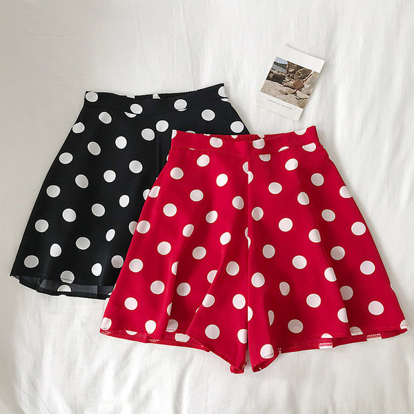 Modern női rövidnadrág pöttyökkel több színben