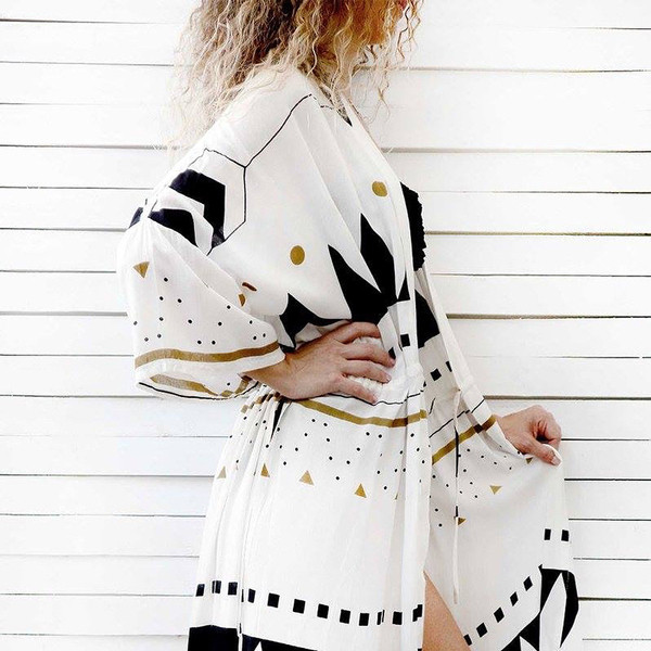 Pareo de dama modern cu cravate in alb