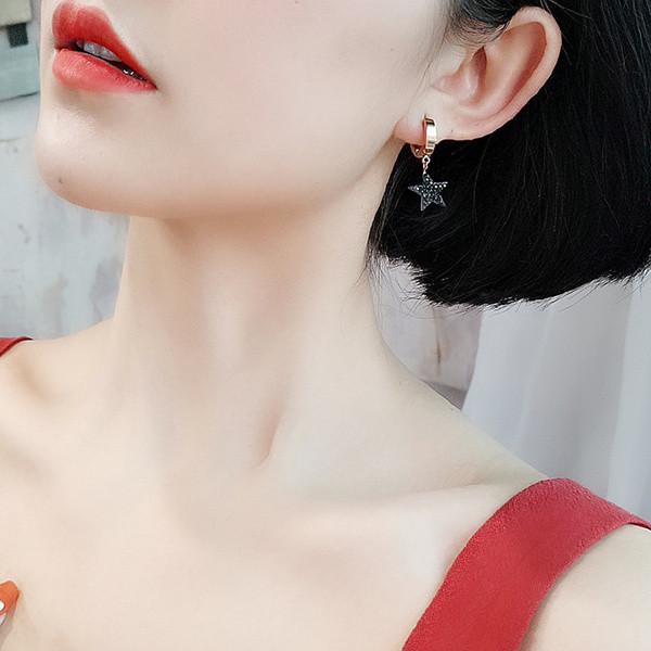 Cercei moderni de dama cu pietre negru