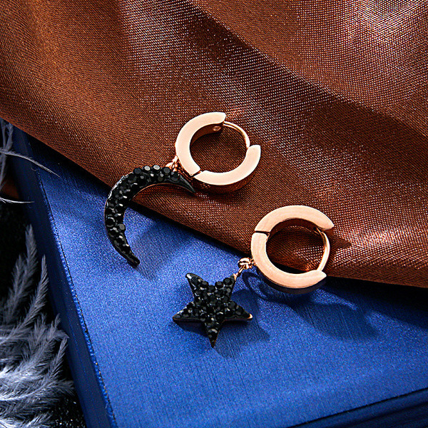 Cercei moderni de dama cu pietre negru