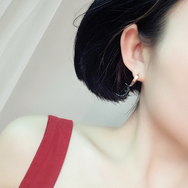 Cercei moderni de dama cu pietre negru