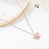 Colier elegant de dama de culoare aurie cu pietre