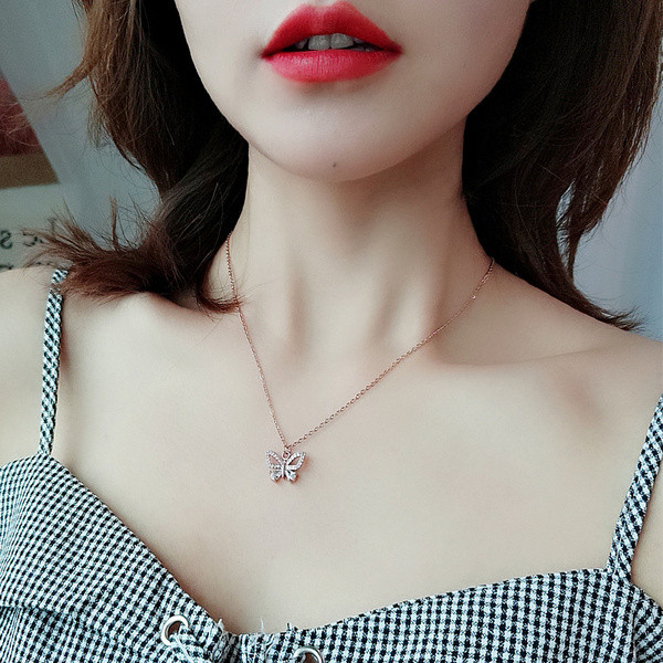 Colier elegant de dama de culoare aurie cu pietre