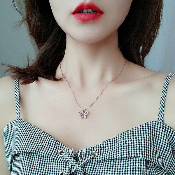 Colier elegant de dama de culoare aurie cu pietre