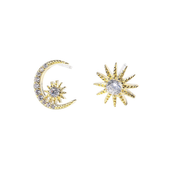 Cercei mici de dama de culoare aurie cu pietre