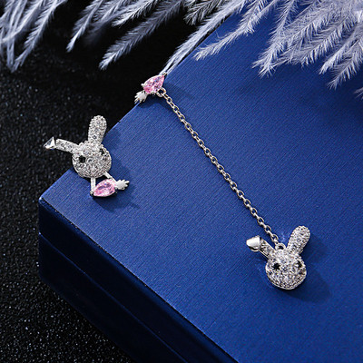 Model nou de cercei de dama de culoare argintie cu pietre