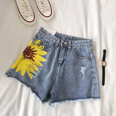 Blugi scurti casual de dama cu aplicatie