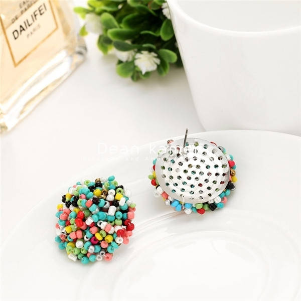 Modern női fülbevaló gyöngyökkel több színben