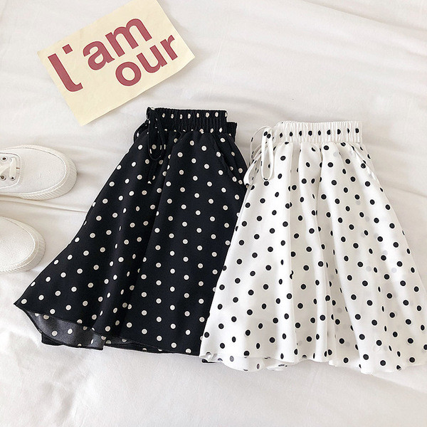 Pantaloni scurți casual de damă cu talie elastică în alb-negru