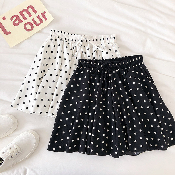 Pantaloni scurți casual de damă cu talie elastică în alb-negru