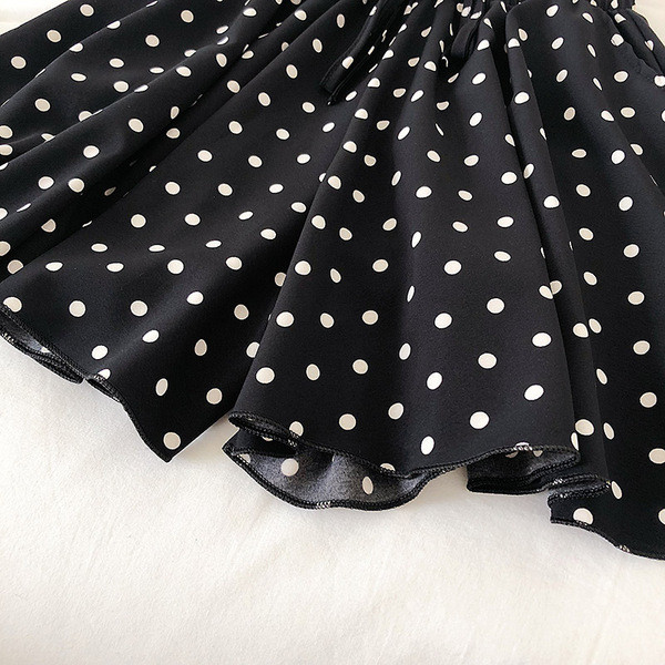 Pantaloni scurți casual de damă cu talie elastică în alb-negru