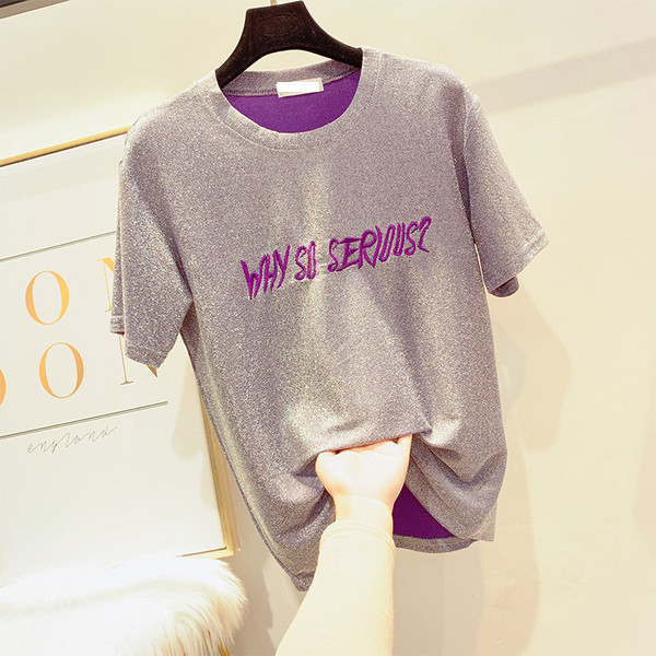 Tricou dama cu efect stralucitor si inscriptie in mai multe culori