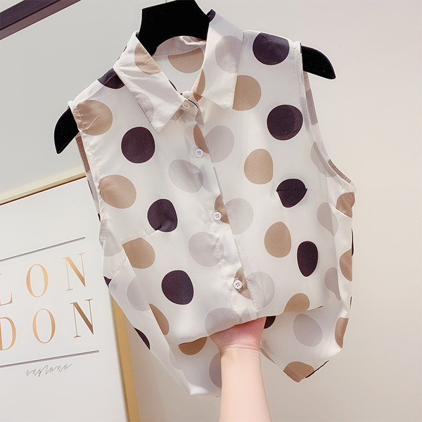 Maieu de damă cu buline și nasturi