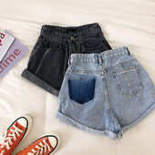 Blugi scurti de dama actuali in doua culori - albastru si negru