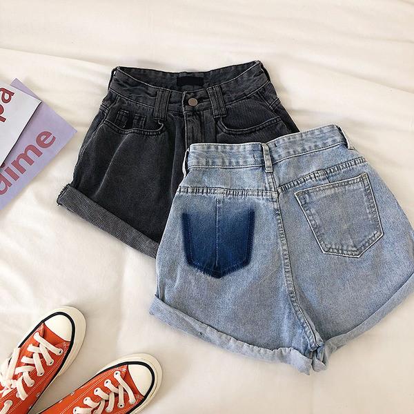 Blugi scurti de dama actuali in doua culori - albastru si negru