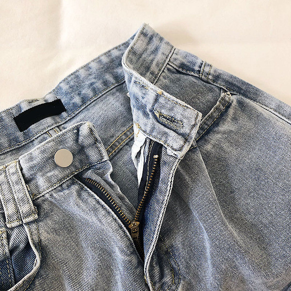 Blugi scurti de dama actuali in doua culori - albastru si negru