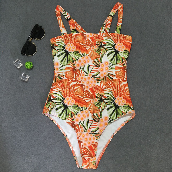 Costum de baie dama cu model floral - doua modele