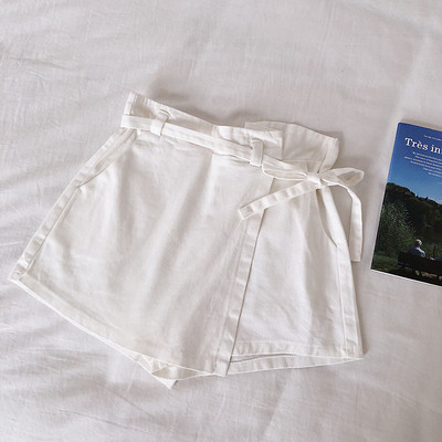 Pantaloni scurti de dama cu talie inalta in alb, maro, negru si visiniu